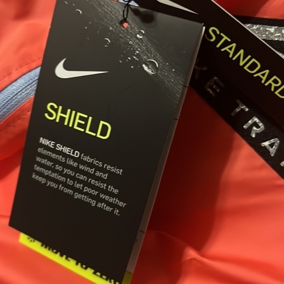 NWT Nike Shield Trail Running Jacket Size XL - Picture 8 of 8
